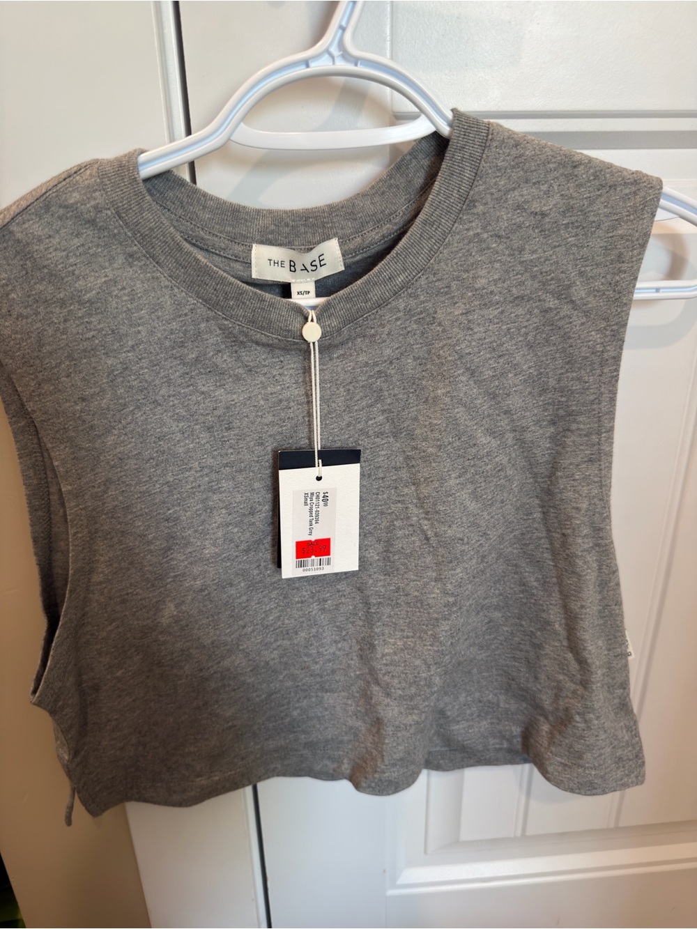 “The Base” NWT Grey muscle cropped tee